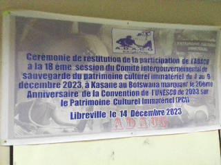 Présentation de l’affiche de l’ADACO relative à la célébration du 20ème anniversaire de la Convention sur le Patrimoine Culturel Immatériel 