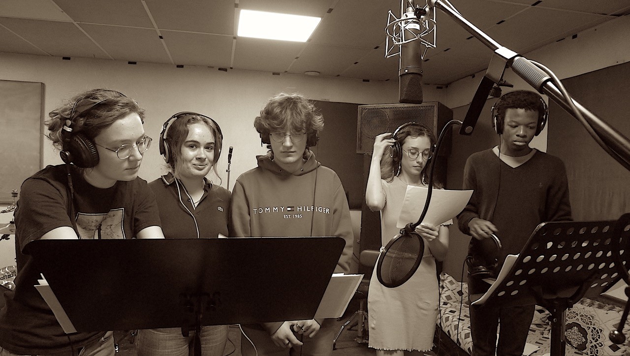 Diffusion des livres audio d'Amazonie équatoriale et du golfe de Guinée