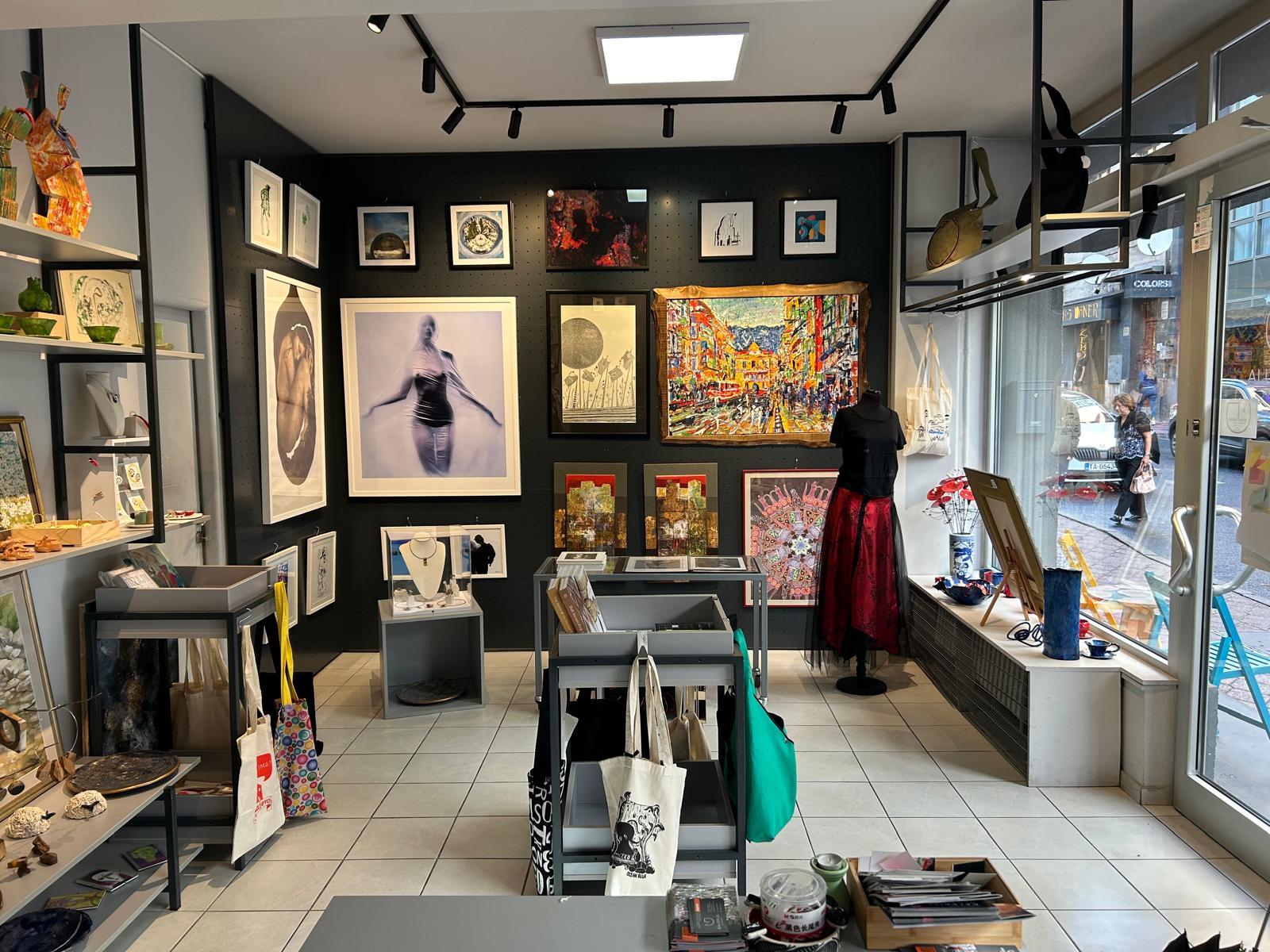 Exhibition of members of the ULUPUBIH gallery