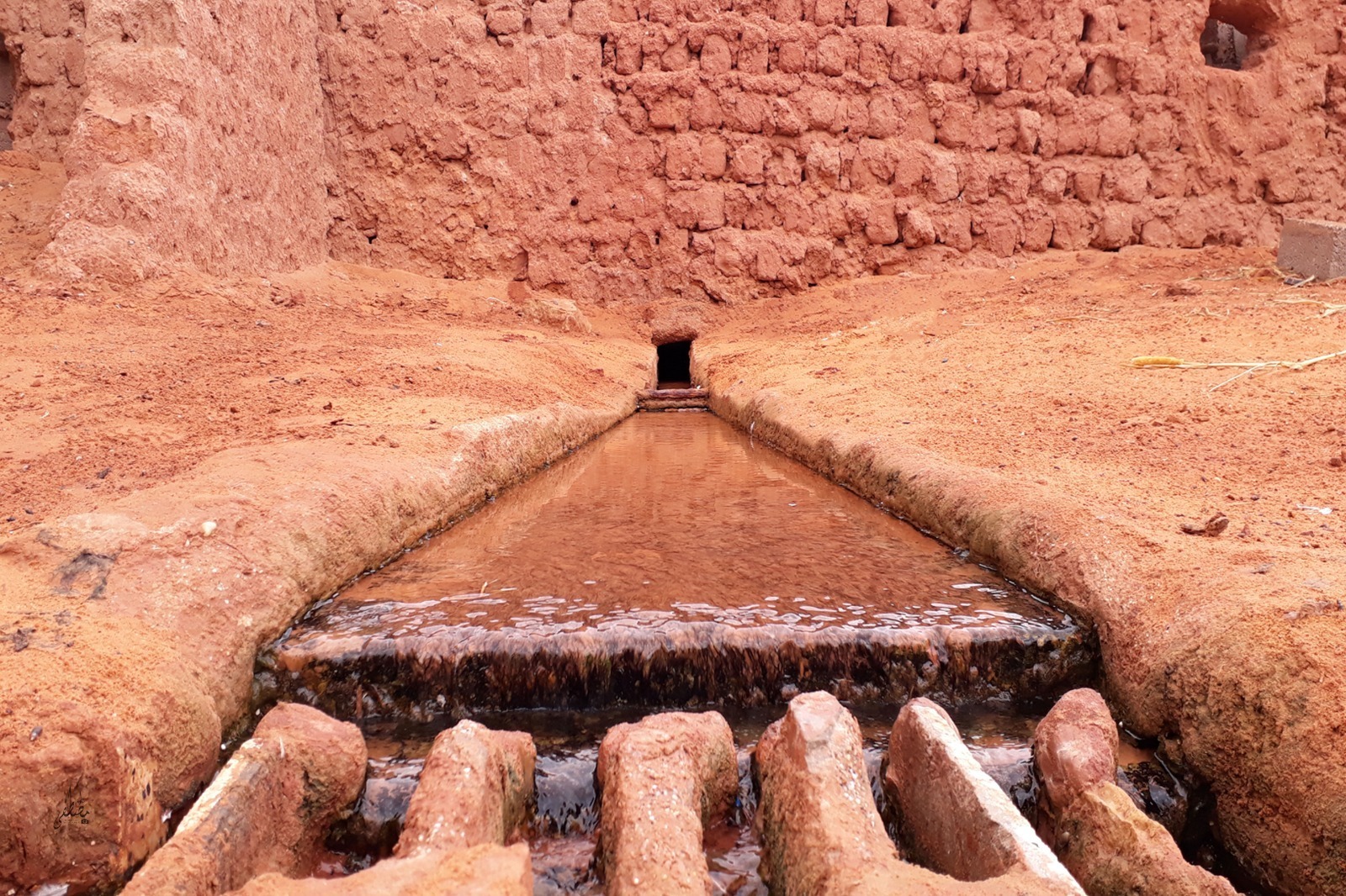 Le génie des mesureurs d’eau de la foggara du Touat : la sauvegarde du patrimoine vivant pour la durabilité des ressources hydriques