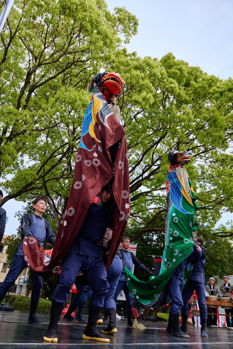 Hiroshima’s Three-Person Shoulder Stack Lion Dance