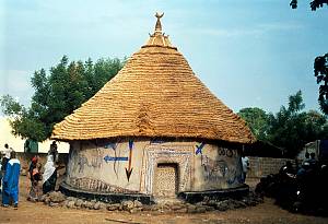Septennial re-roofing ceremony of the Kamablon, sacred house of Kangaba