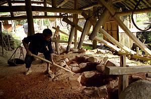 La technique de cuisson traditionnelle du céladon de Longquan