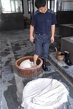 Les techniques artisanales traditionnelles de fabrication du papier Xuan