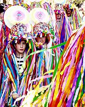 La marche des sonneurs de cloches du carnaval annuel de la région de Kastav
