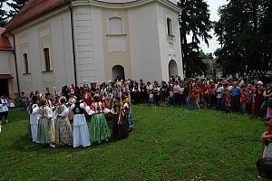 Spring procession of Ljelje/Kraljice (queens) from Gorjani