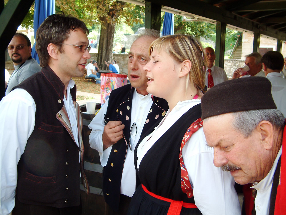 Spontaneous singing during festivities in Dubrova near Labin