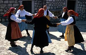 Nijemo Kolo, silent circle dance of the Dalmatian hinterland