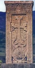El arte de las cruces de piedra armenias. Simbolismo y técnica de esculpido de las khachkars