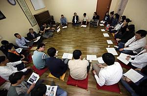Gagok, lyric song cycles accompanied by an orchestra