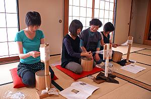 Yuki-tsumugi, silk fabric production technique