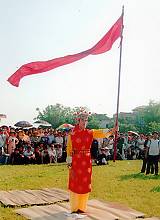 Gióng festival of Phù Ðông and Sóc temples