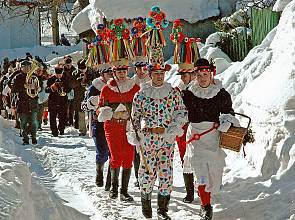 Shrovetide door-to-door processions and masks in the villages of the Hlinecko area