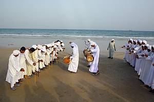 Traditional skills of building and sailing Iranian Lenj boats in the Persian Gulf