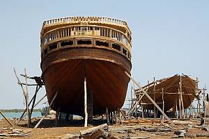 Traditional skills of building and sailing Iranian Lenj boats in the Persian Gulf