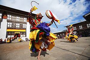 Mask dance of the drums from Drametse