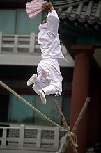 Jultagi, tightrope walking