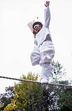 Jultagi, tightrope walking