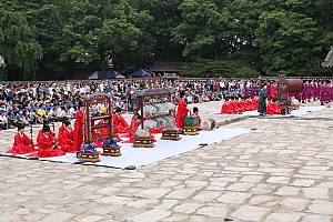 Le rituel royal ancestral du sanctuaire de Jongmyo et sa musique