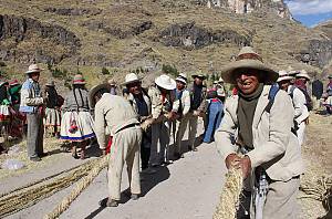 Knowledge, skills and rituals related to the annual renewal of the Q’eswachaka bridge