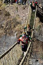 Knowledge, skills and rituals related to the annual renewal of the Q’eswachaka bridge