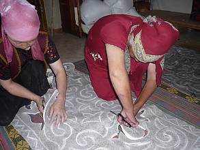 Ala-kiyiz and Shyrdak, art of Kyrgyz traditional felt carpets