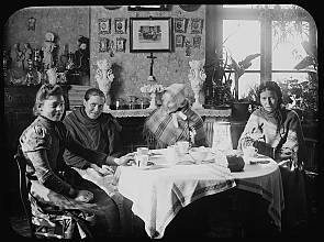 Safeguarding foster care heritage in the merciful city of Geel: a community-based care model