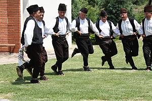 Kopachkata, a social dance from the village of Dramche, Pijanec