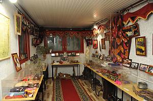 Traditional art and symbolism of Kelaghayi, making and wearing women’s silk headscarves