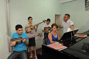 Craftsmanship and performance art of the Tar, a long-necked string musical instrument