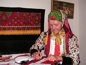 Folk art of the Matyó, embroidery of a traditional community