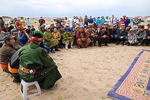 Mongolian knuckle-bone shooting
