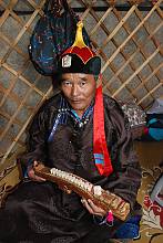 Mongolian knuckle-bone shooting