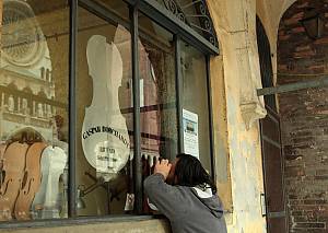 Traditional violin craftsmanship in Cremona