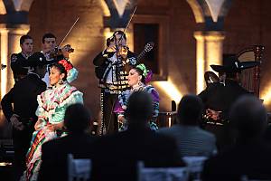 Mariachi, string music, song and trumpet
