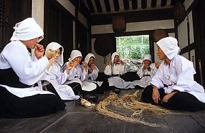 Weaving of Mosi (fine ramie) in the Hansan region