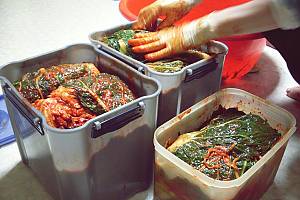 Le kimjang, préparation et partage du kimchi en République de Corée
