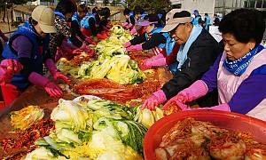 Kimjang: modo de preparar y compartir conservas kimchi en la República de Corea