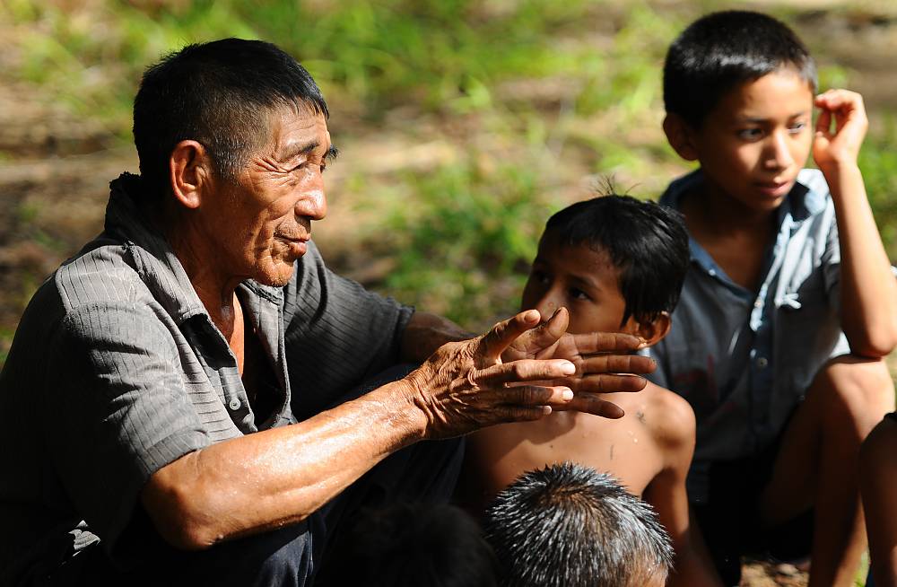 During social, recreational and productive gatherings, the elders narrate 
to the children the stories that grant life to their symbolic space