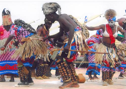 Tchopa, sacrificial dance of the Lhomwe people of southern Malawi ...