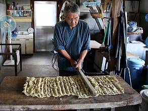 Washi, craftsmanship of traditional Japanese hand-made paper