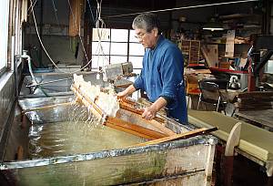 Washi, craftsmanship of traditional Japanese hand-made paper