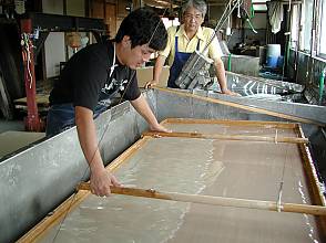 Washi, craftsmanship of traditional Japanese hand-made paper