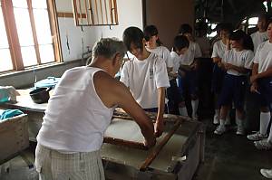 Washi, craftsmanship of traditional Japanese hand-made paper