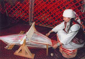 Connaissances et savoir-faire traditionnels de la fabrication des yourtes kirghizes, kazakhes et karakalpak (habitat nomade des peuples turciques)