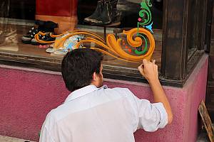 Filete porteño in Buenos Aires, a traditional painting technique
