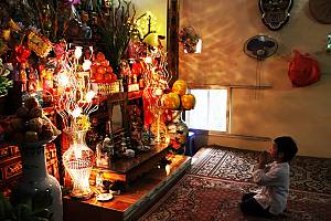 Practices related to the Viet beliefs in the Mother Goddesses of Three Realms