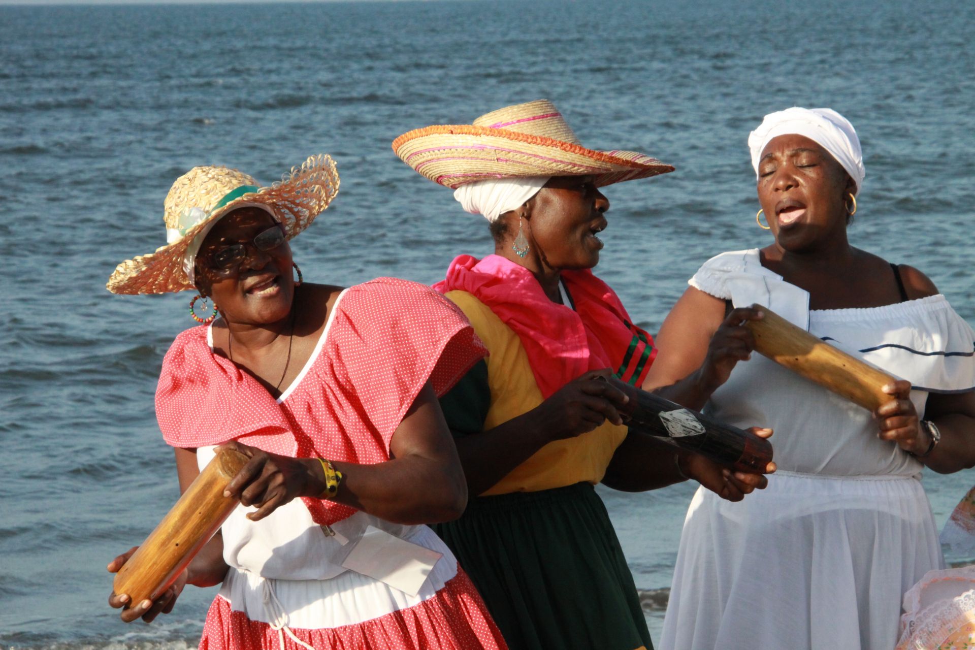 Cantadoras - women singers, Colombia