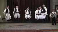 During this dance in Bihor (Borod) and Zarand (Șicula), the men dance solo with beats on the ground, ponturi, spurs, finger snaps, hand slaps in contretemps, leaps vertically and by leaping similar to scissoring in a fast tempo