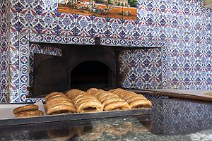 Traditional craftsmanship of Çini-making